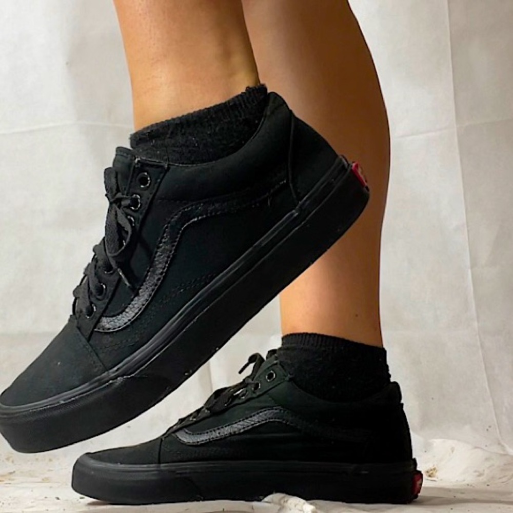 Black Low-Top OldSkool Vans